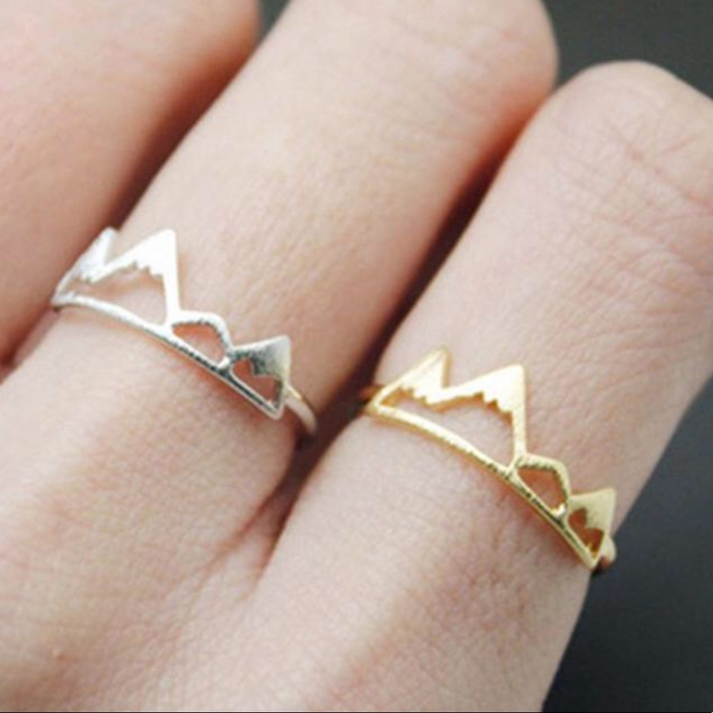 Tiny snow mountain ring